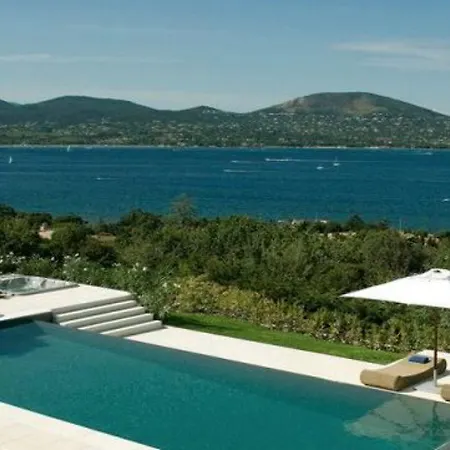 Engaging Cuivre In Saint-tropez,france * Saint-Tropez