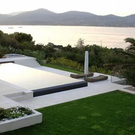 Engaging Cuivre In Saint-tropez,france *
